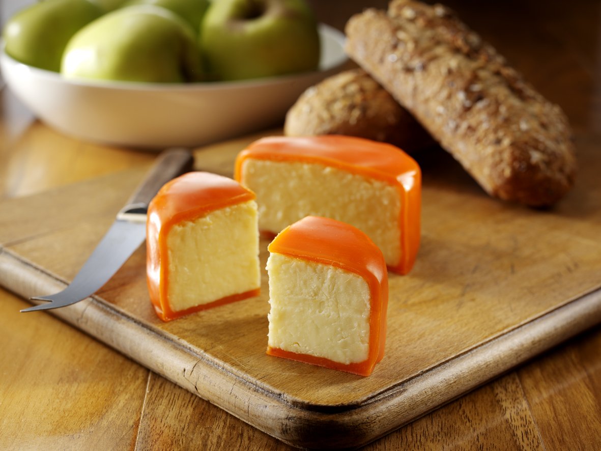snowdoniacheese's tweet photo. Go for Gold! Try our International Cheese Awards gold winner #AmberMist! Ideal served with savoury crackers and caramelised onion chutney https://t.co/7bqcWkzX7T