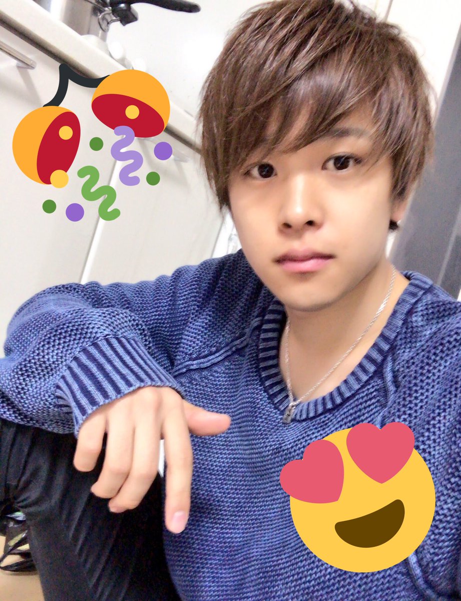masamasa_ayaya's tweet photo. はぴば〜👏文哉くん
《@0920fumiya 》㊗21歳🎊
これからもたくさんの人に
文哉くんの綺麗な声で
素敵な歌を届けていってね?😆
私もいつか必ず文哉くんに
会いに行くよ〜🚶💭😊
大好きな文哉くんに幸あーれ💕
#佐藤文哉 #シュガフミ #WorldChild https://t.co/7FTGjfS4AF
