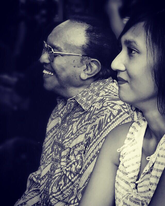 Bob Tutupoly didampingi <a href="/irsadestiwi/">Irsa Destiwi</a> . Oom Bob siap tampil dengan Shadow Puppets <a href="/SPjazz_/">Shadow Puppets</a> di <a href="/SynchronizeFest/">Synchronize Festival</a> hari pertama, Jumat 6 Okt.