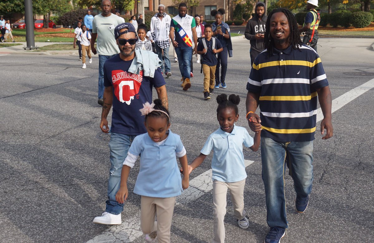 CLEMetroSchools's tweet photo. Dike School of the Arts fathers &amp; father figures came out in large numbers for the #FathersWalk https://t.co/TdwOFWwXAe