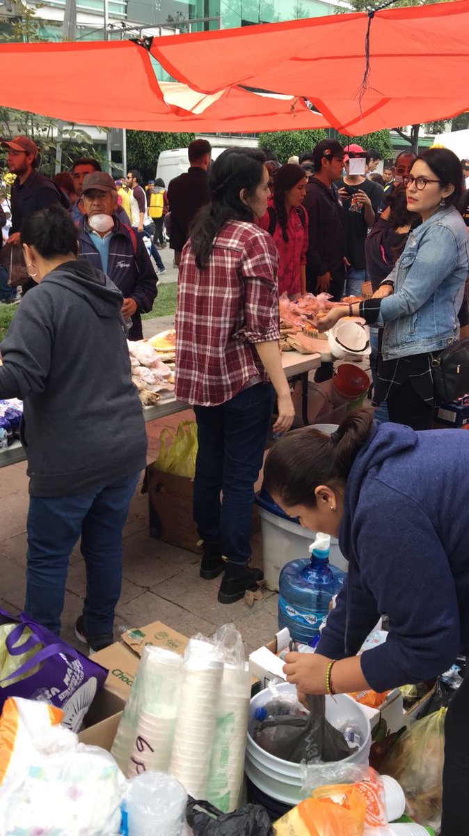 mediotiempo's tweet photo. #AyudaCDMX 

Hay un centro de acopio en Álvaro Obregón; se necesitan insulina, agua y hielos.

#FuerzaMéxico🇲🇽
https://t.co/AsIQ0F5Z9t https://t.co/3IZHy165wM