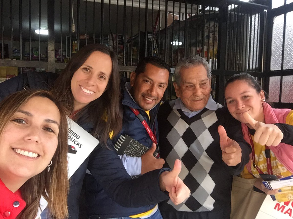 Roma_P's tweet photo. El Sr Víctor comprometido con la no venta de alcohol a menores de edad en el Rally por el #consumoresponsable #meuno #sur2 https://t.co/03dw5k0ikJ