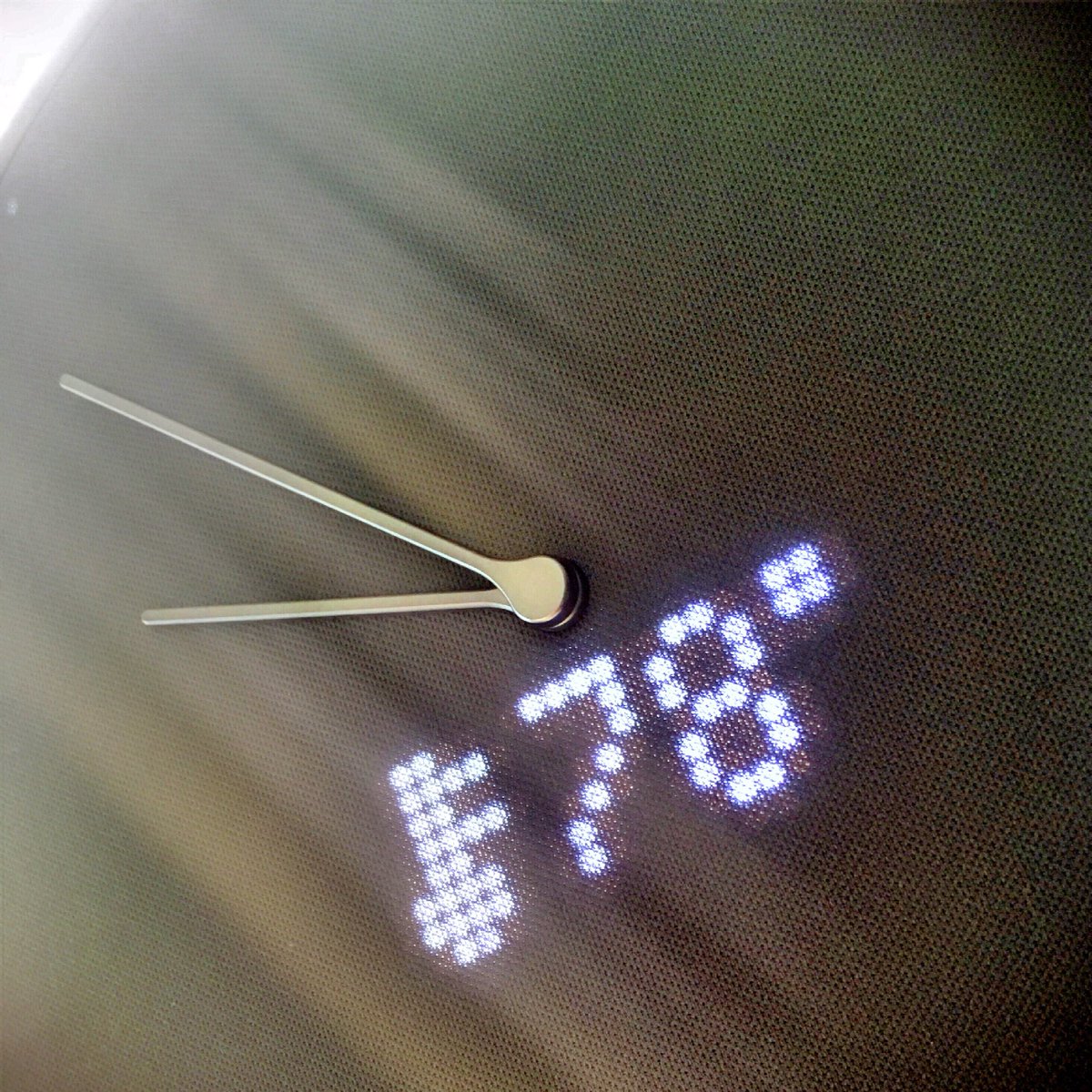 Enjoying my recently arrived awesome <a href="/glanceclock/">Glance Clock</a>!!