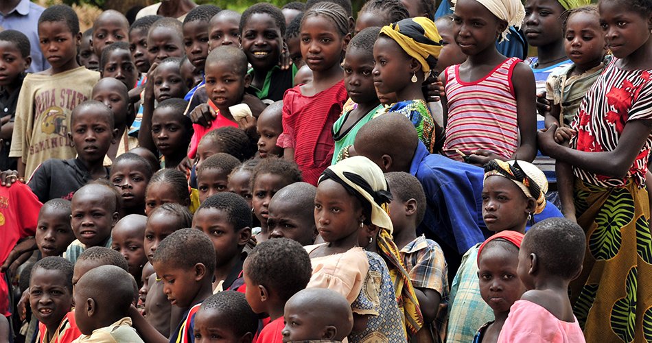 SlateAfrique's tweet photo. La baisse de la fécondité en Afrique est plus lente que prévu https://t.co/CQZe7SZ1os https://t.co/TTCR1dPErG