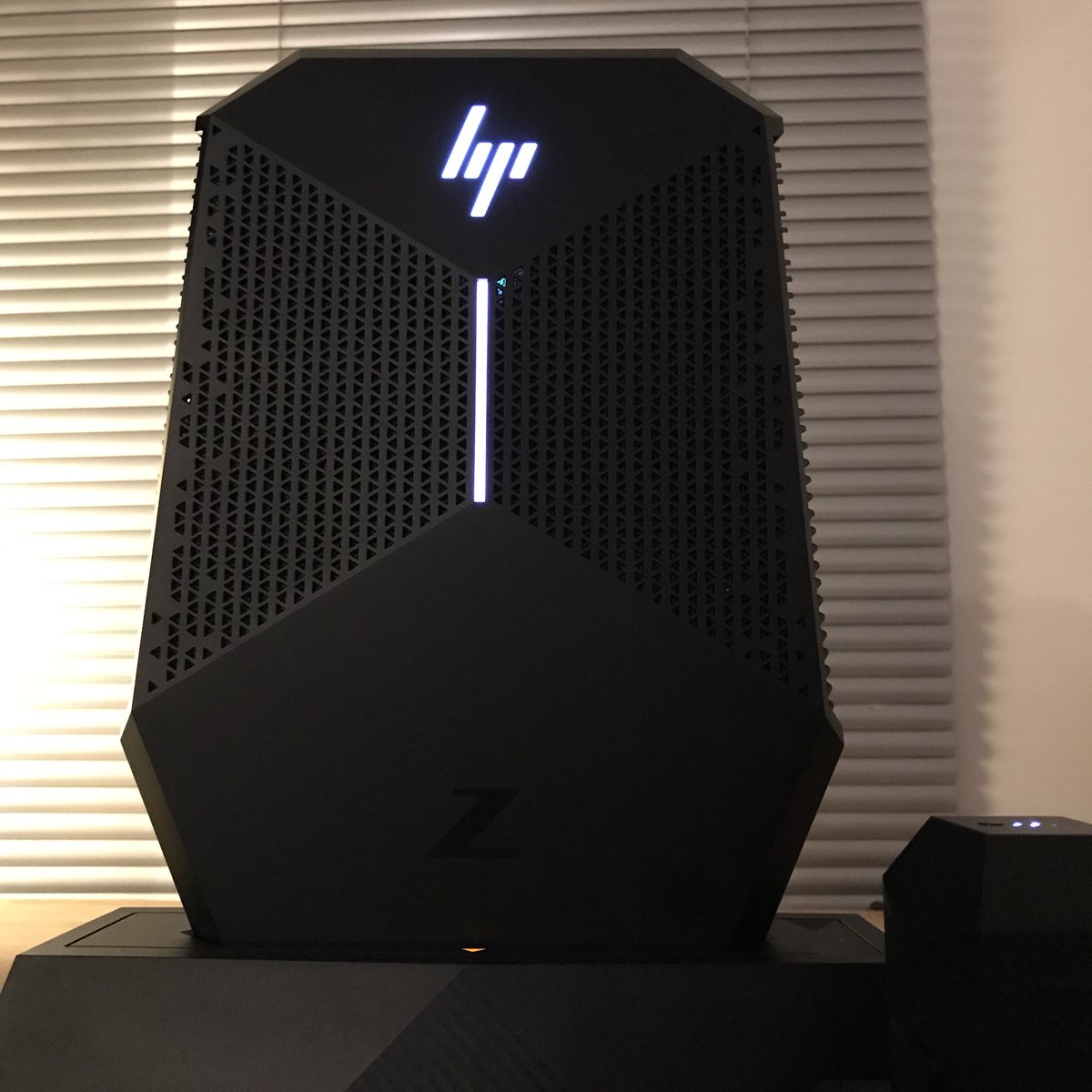 postlogicfr's tweet photo. prêt pour le futur ? #VR #HP #ZVRBackpack https://t.co/Mzt08To8uR