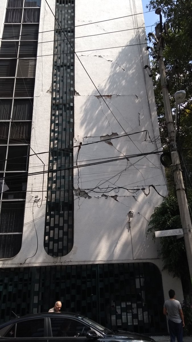 gobmx's tweet image. ¿ Conoces algún edificio con daños estructurales ? En gob.mx/sismo/
puedes ayudar a identificarlos