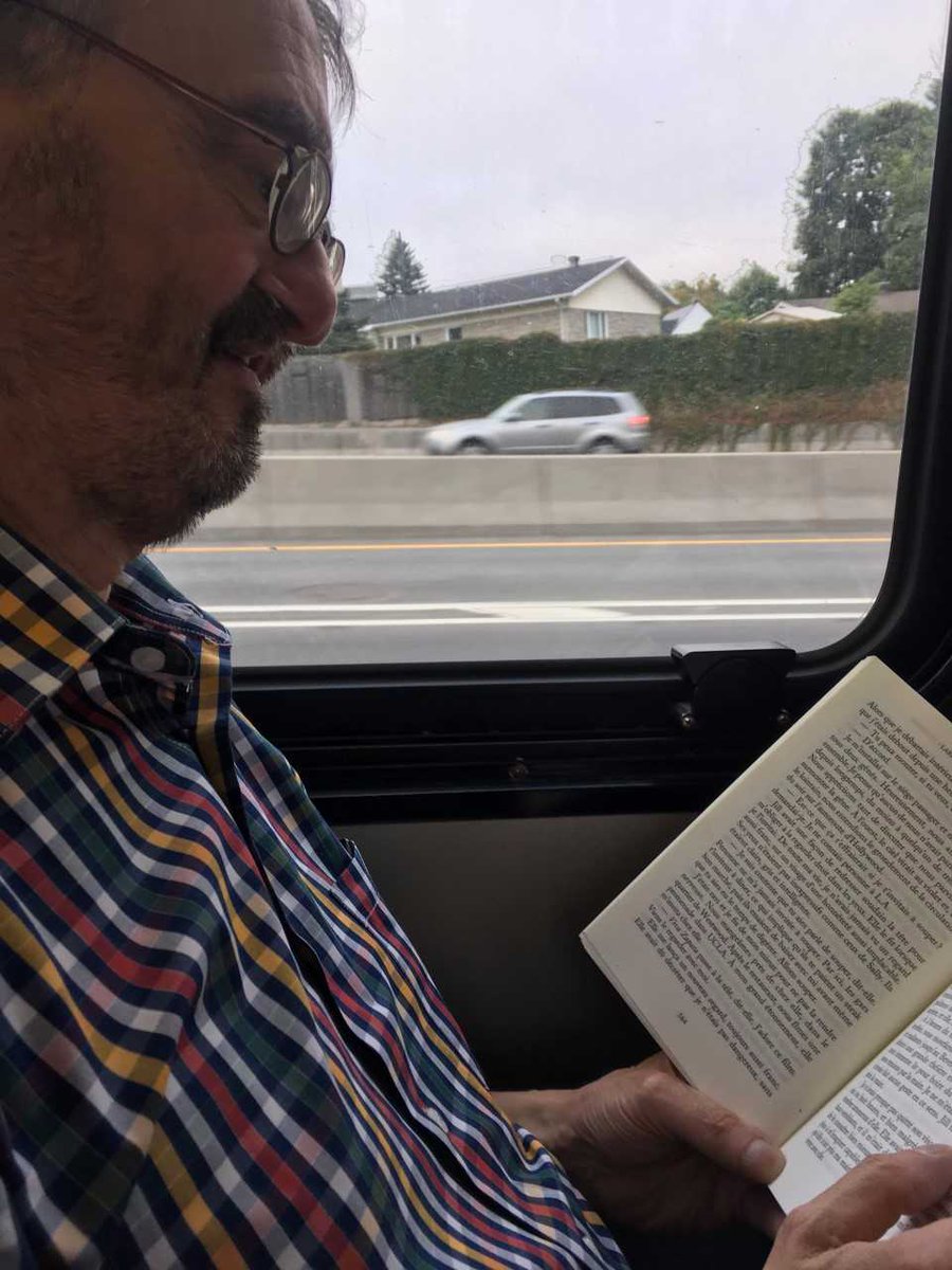 CAA_Quebec's tweet photo. #Defisansauto «du temps pour moi pendant que je me laisse conduire», dit Pierre, notre collègue dans son bus à Québec. https://t.co/n6Jwi4Qnpn
