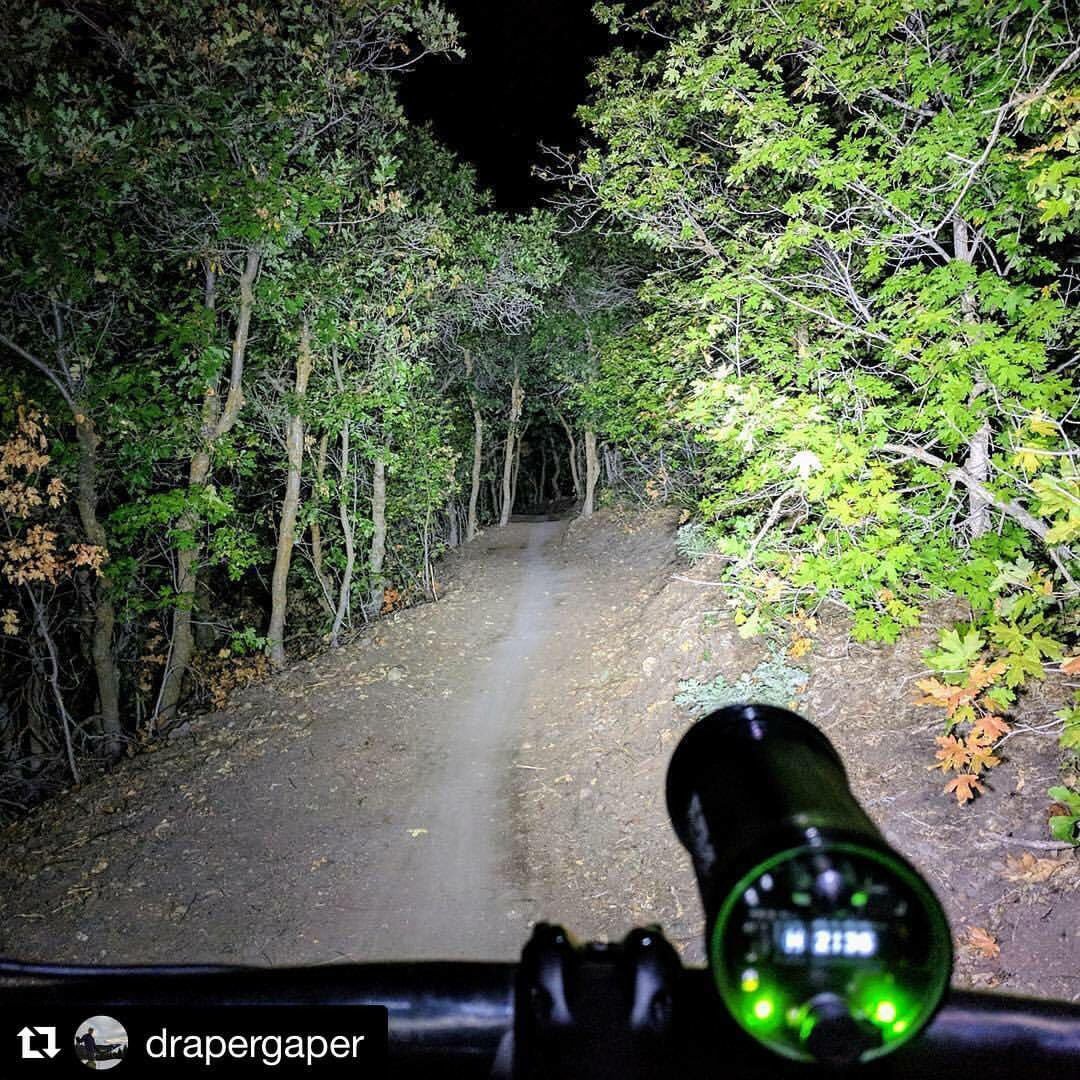 use_exposure's tweet photo. If you love #riding, but you’re afraid of the dark, you need Exposure Lights!
#ownthenight #exposurelights #afraidofthedark #mtb #nightride https://t.co/Ix5toVrgYB