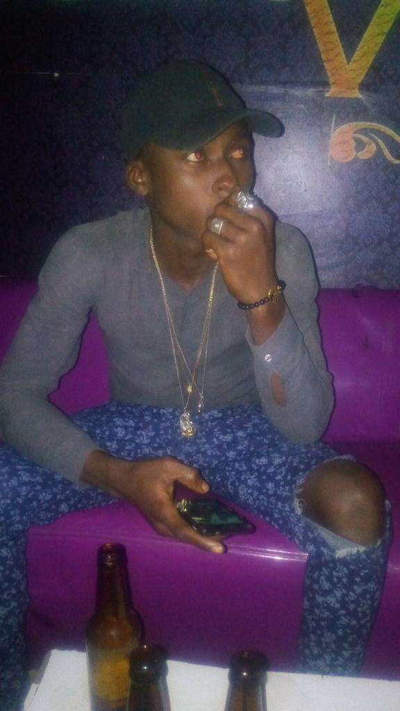 blck_kiff's tweet photo. La https://t.co/dIpqX23rTW vous passe le salut avec sons artiste blck kiff toujour avec le remuez moi sa https://t.co/yeblJpR7j4