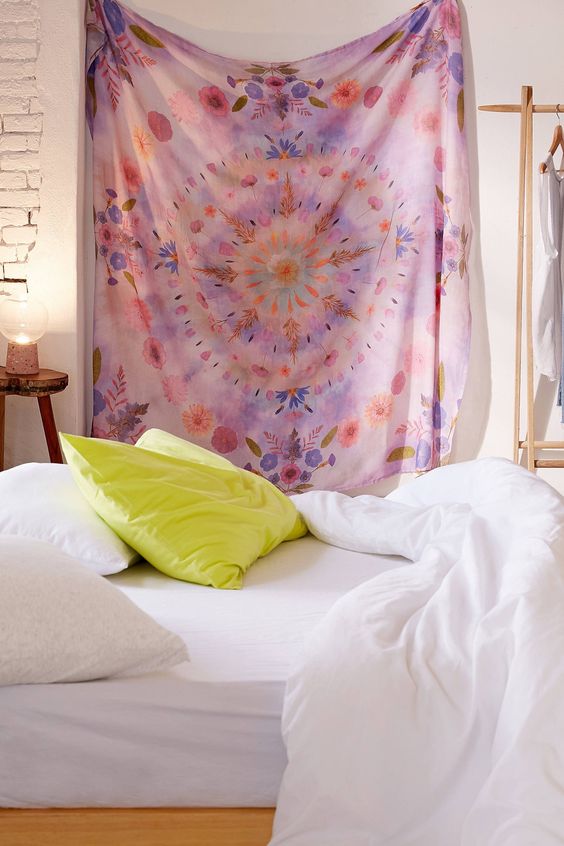 Cosy_Homes's tweet photo. #Wednesdaywisdom throws and tapestry's are a great way to decorate your walls without having to get the paint out! #inspo #home https://t.co/B4ZoL4CbCE