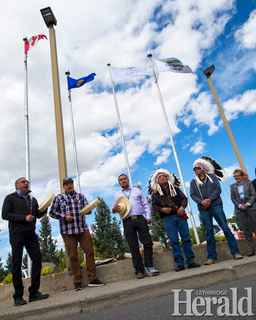 Lethbridge Herald (@leth_herald) on Twitter photo .<a href="/LethCollege/">Lethbridge College</a> unveils Blackfoot Confederacy flag, <a href="/IMartensHerald/">Ian Martens</a> reports
lethbridgeherald.com/news/lethbridg…
#yql .<a href="/LethCollege/">Lethbridge College</a> unveils Blackfoot Confederacy flag, <a href="/IMartensHerald/">Ian Martens</a> reports
lethbridgeherald.com/news/lethbridg…
#yql