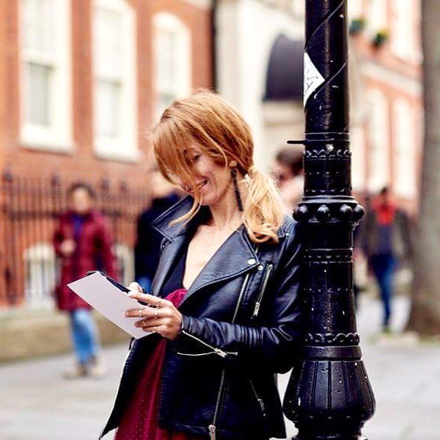 Always checking 📲More at trendsboulevard.co.uk 
📷Luis Calderon
#FashionWeek #LFW #streetstyle #ootd #workingmom #photography