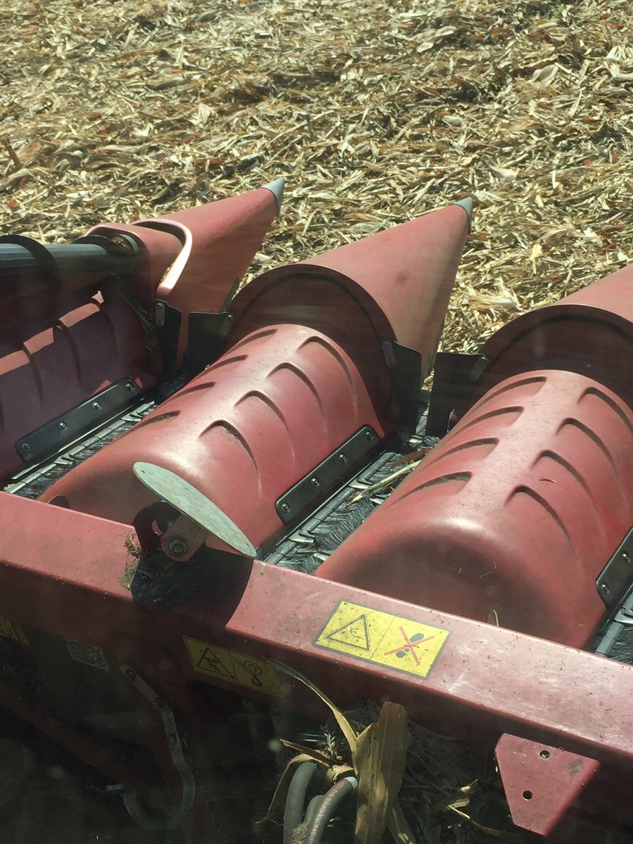 kyle_dasenbrock's tweet photo. Saving every Corn Kernal helps fill the Bins #YieldSavers chain & brushes #360YieldCenter https://t.co/YfwxiPAjm4