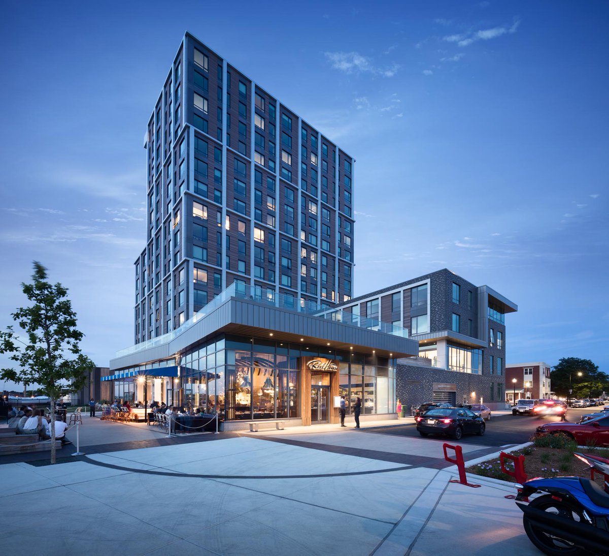 Rainy days make for an awesome view for our residents! 

#EddyLiving #LoveWhereYouLive #Greystar #GerdingEdlen #LuxuryLiving #RainyDays