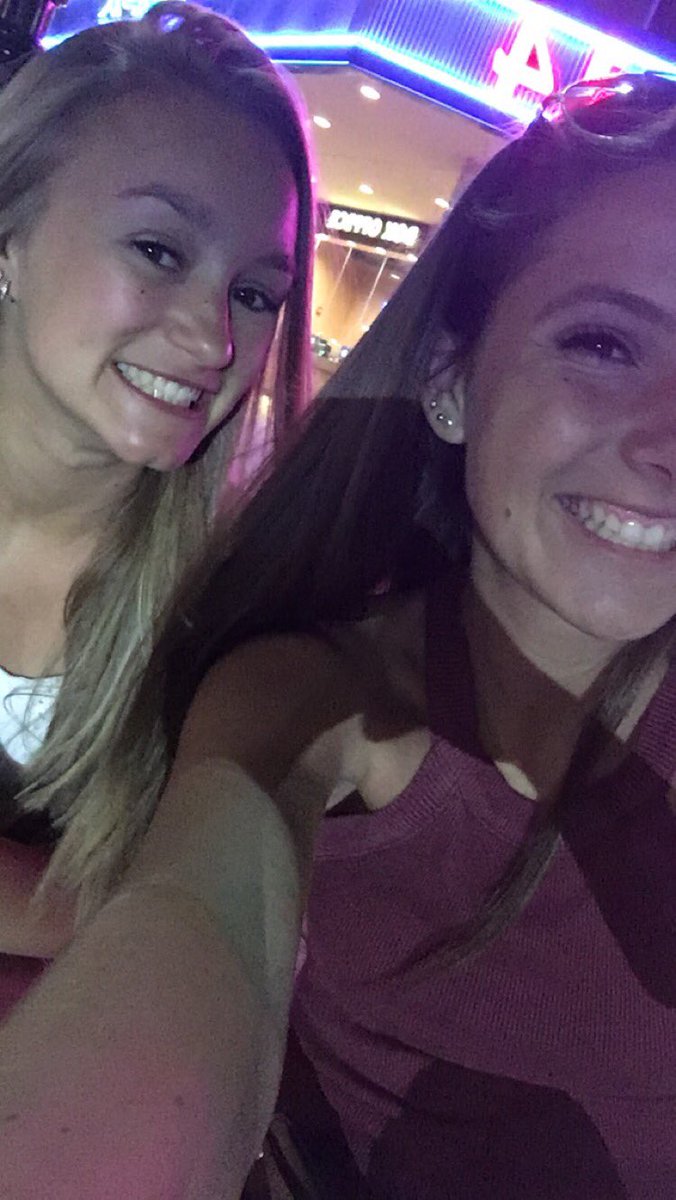 sloss_lauren's tweet image. happy birthday gorgeous! thanks for being one of my best friends through out the years, i hope you have a great 17th b day gf, live it upp💖