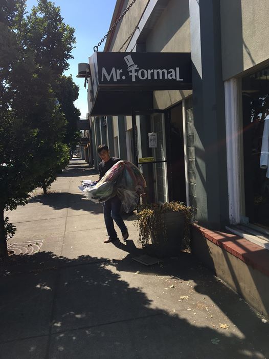 Bring your gently used formal gowns to any of our drop off sites: buff.ly/2ykP5r6
