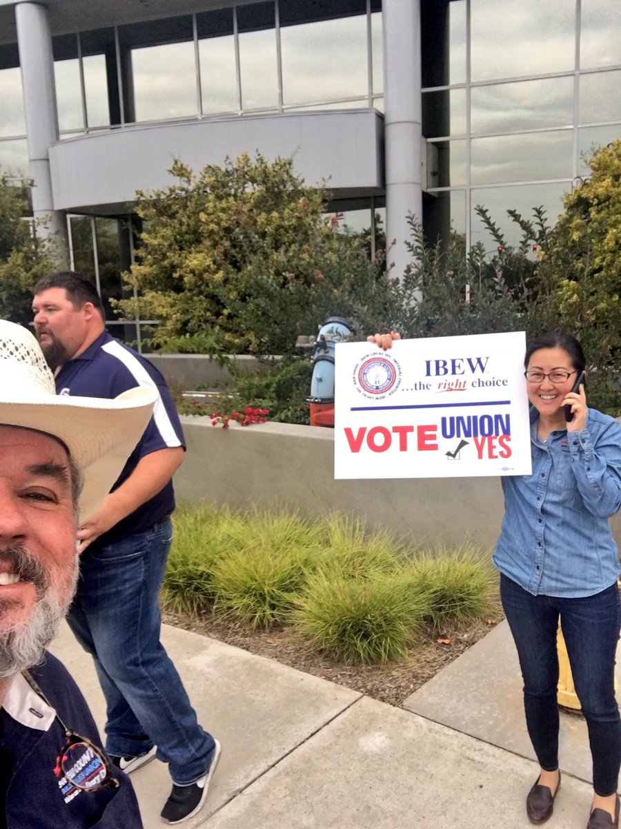Lemmonsdtrades's tweet photo. Love the ideal of organizing the @SDGE Call Center Workers ur #LaborFamily encourages u to #VoteUnionYES Sept 22nd #CCCunited #BtFamily #1u https://t.co/jSkAabC6CS