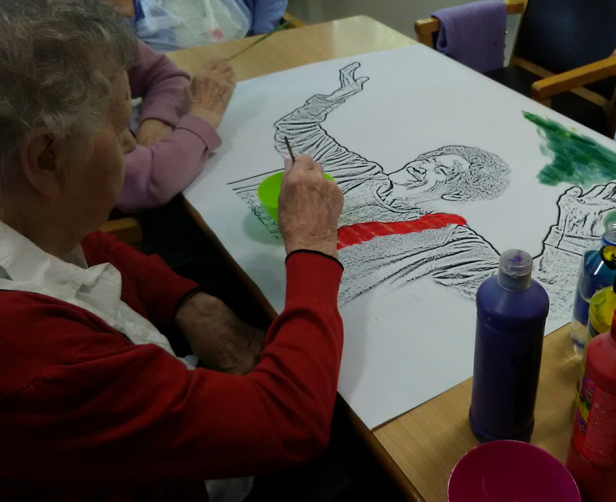 It's a #creatve #Wednesday <a href="/NorthbourneCare/">Northbourne care home</a> with <a href="/MovingIntoCare/">Moving In</a> #arts #creativity #paint #together #laughter #happyliving