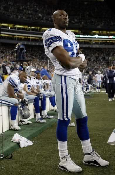 terrell owens jordan cleats