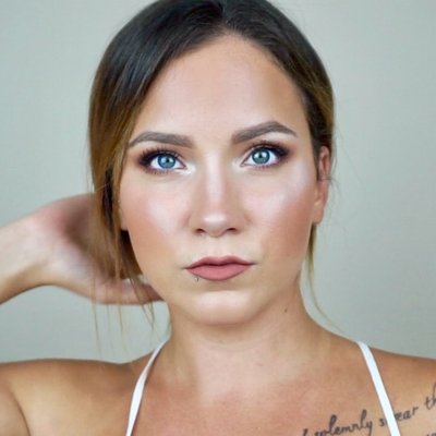 jenrelyspeaking's tweet image. This is 24yr old American, Danelle Hallan. She makes money with #MaddieMcCann YouTube videos. Don&apos;t upset her though - she suffers anxiety.