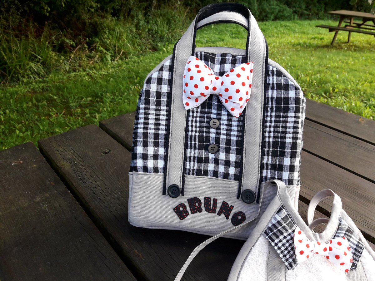 FabyCosucas's tweet photo. #meriendasconestilo
#regalosunicos
#bolsaybabero
Bolsa isotermica y barbero a juego . Regalos personalizados. https://t.co/xhT8U7OJ2V