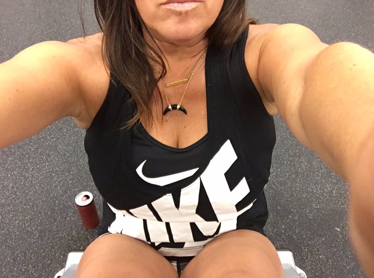 SelfMadeWoman4u's tweet photo. How Many Of You Beautiful Strong Women are taking time to take care of YOU? @LAFitness https://t.co/8ujtCbhvWw