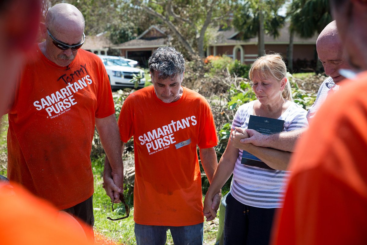 SamaritansPurse's tweet image. &quot;We are taking critically needed supplies to storm survivors &amp;amp; coming alongside affected families.&quot; @Franklin_Graham sampur.se/2w6M2RN