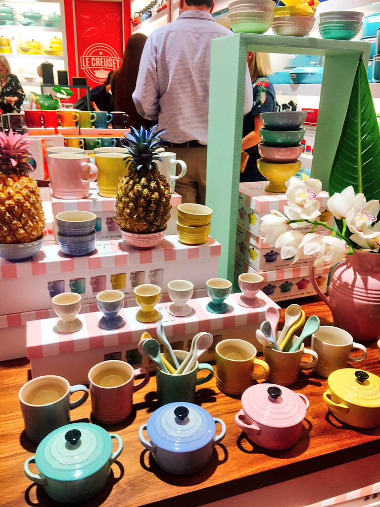 KoekiesEnCream's tweet photo. Tropical theme looking stunning on the #sorbetcollection @LeCreusetSA #lecreuset https://t.co/13FvcooLC5