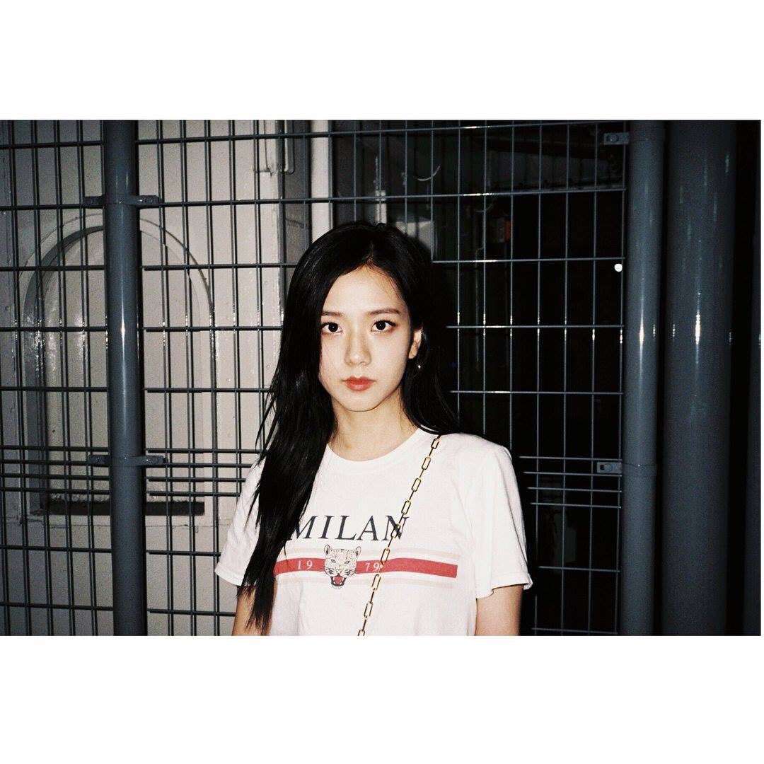 YG_BLACKPINK's tweet photo. Love yourself ❤️ #JISOO 

https://t.co/eyG8DYnEpN 

Tag 3 friends #blackpink https://t.co/Esfr8W6JTd