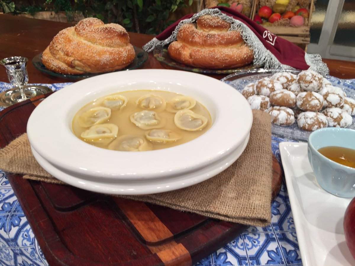 cocinerosarg's tweet photo. Una receta tradicional para celebrar el año nuevo judío, kreplaj de carne #RecetasFestivas
https://t.co/ftUIHGUCf8 https://t.co/M5QEcyEBc8
