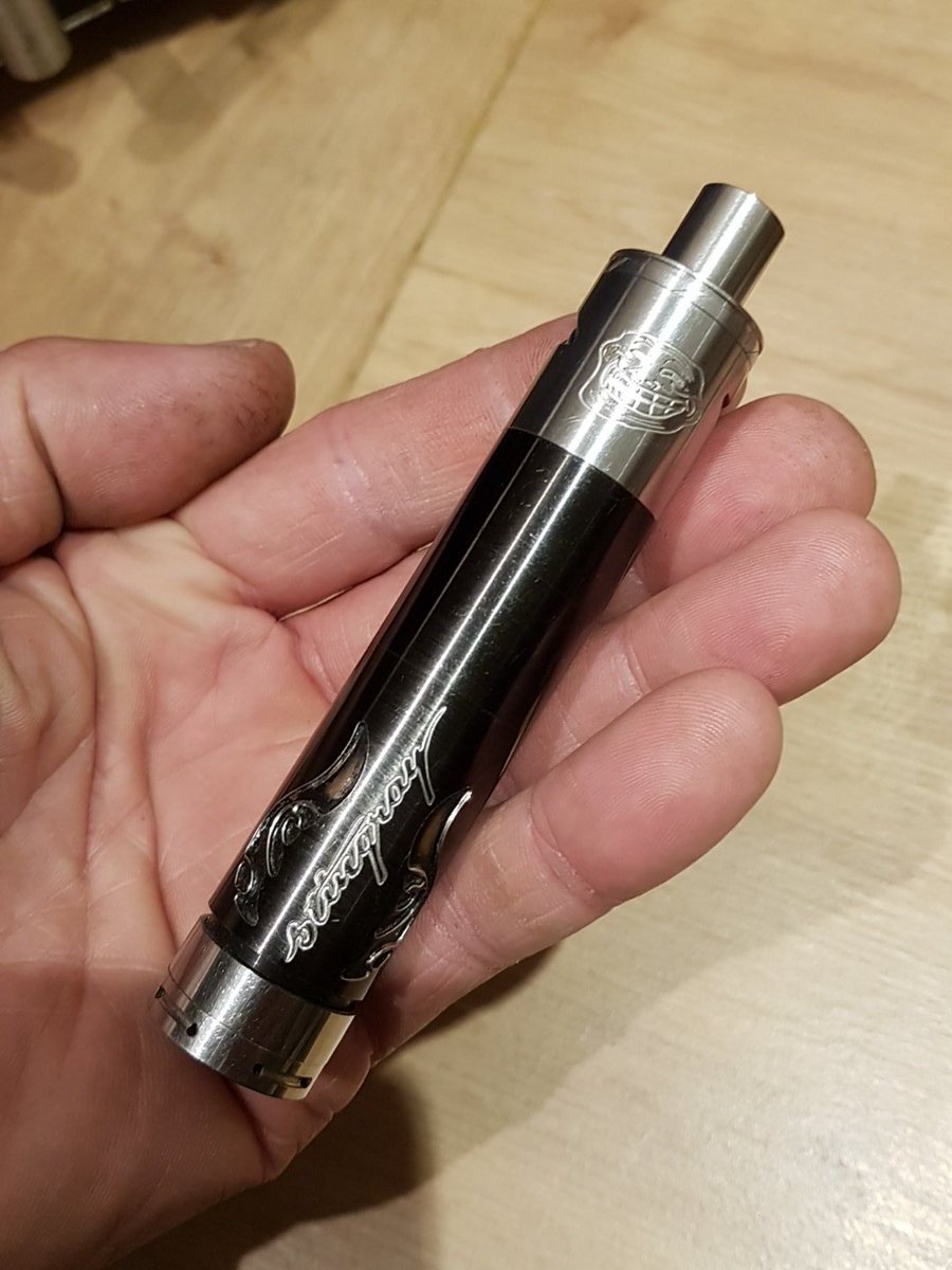 stoptobervape's tweet photo. Still one of my fave setups #troll #stingray #mechmod #cloudchasing #vapefam #vaping #caledoniavape #albamist https://t.co/2TqNnY3UV2