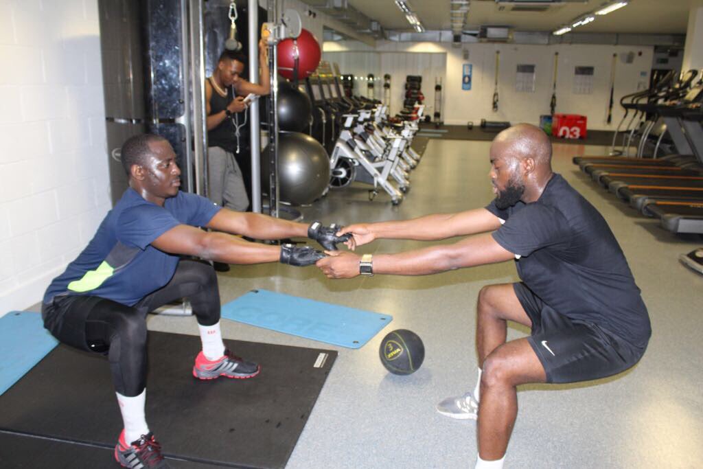 BodybyReve's tweet photo. Postural control,stability,strength and power! It's important to have the right posture to avoid back pain and knee injury #squats #Training https://t.co/Dztjo530jS