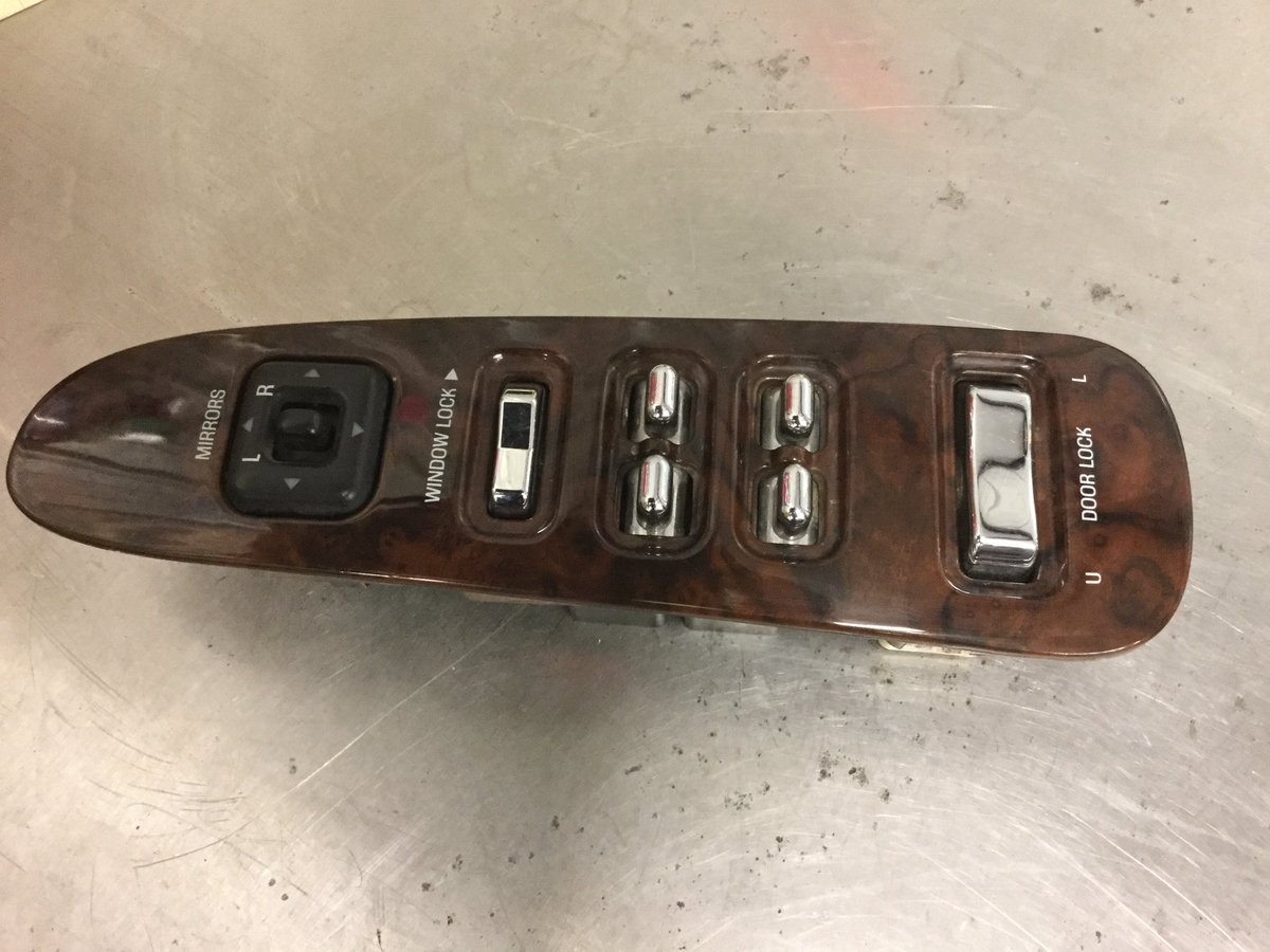 TriStateAutoSal's tweet image. 1998-2002 Lincoln Town Car, window switch assembly.
ebay.com/itm/2324955743…