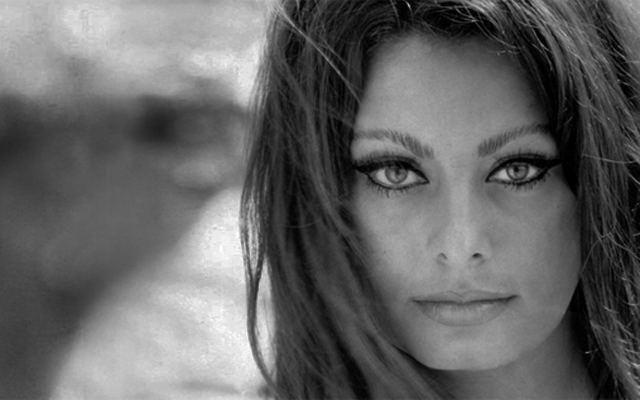 Happy birthday to the eminently crushable Sophia Loren!   