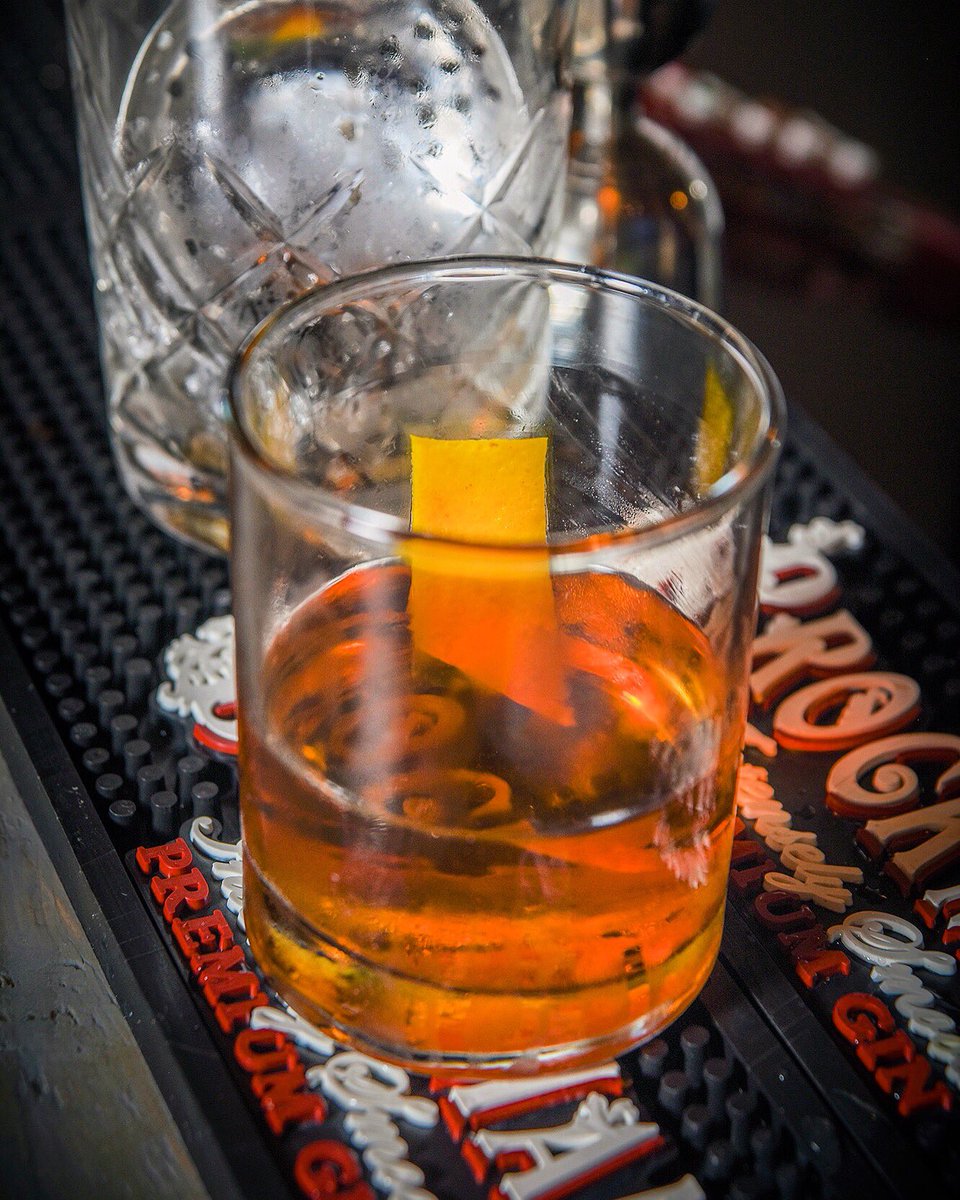 BostonFoodRules's tweet image. Sipping a Monte Carlo over at @BestBurgerBar1 with @brothercleve. Rittenhouse Rye, Benedictine, Angostura Bitters, &amp;amp; orange peel. #whiskey