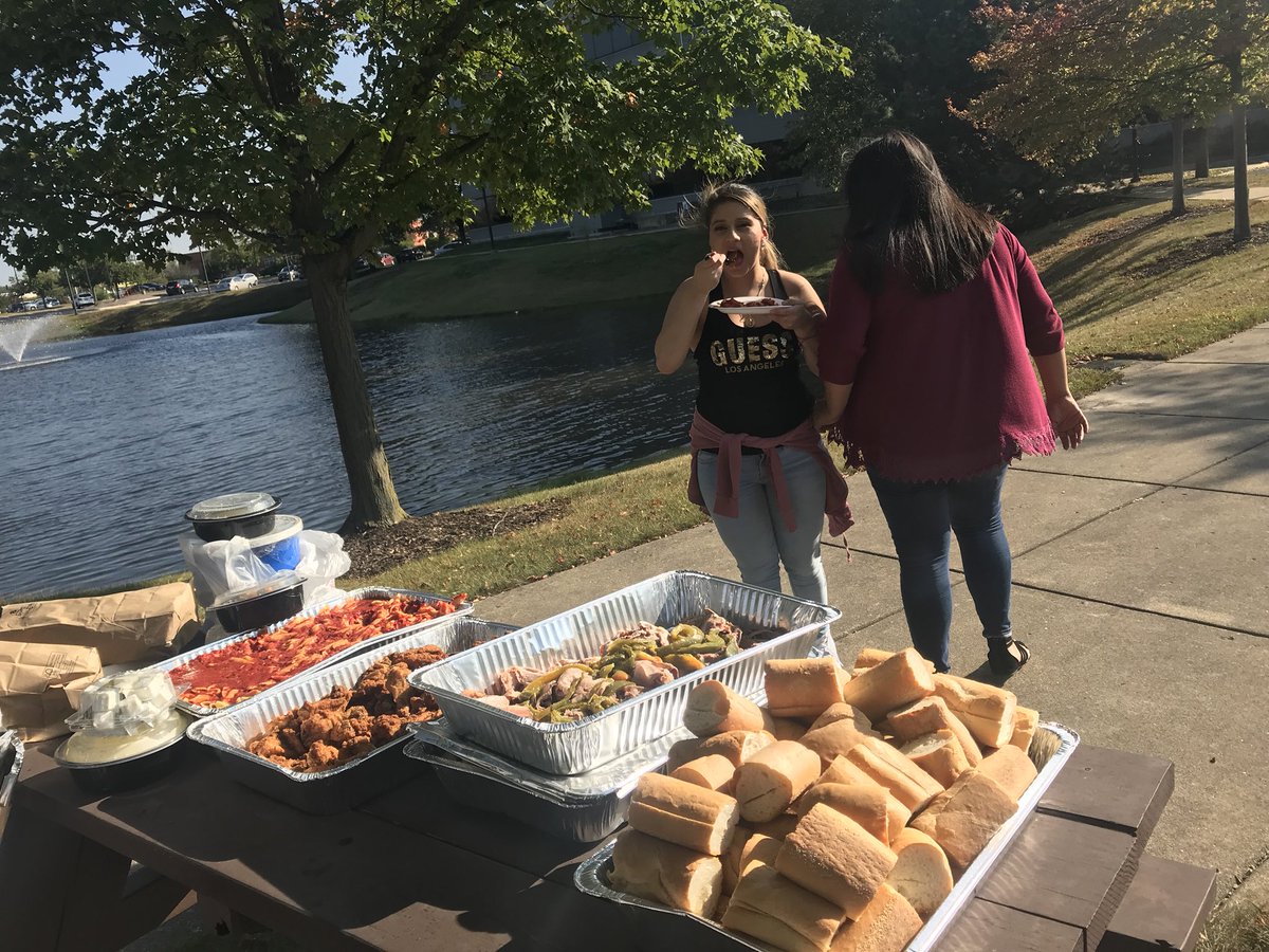 bailon1_carina's tweet photo. First Welcome Back Sophmore Party 😁 Thank You Girls For Helping Me Out Organize 🙏🏻 @PricillaUriost @rodriarl @calondra97 https://t.co/KlXcUZlD5A