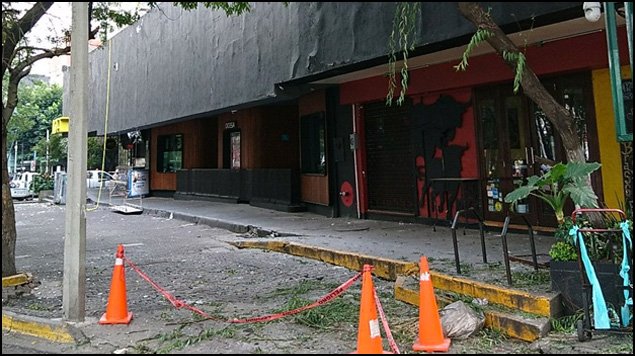 Radio_Formula's tweet photo. A punto de colapsar edificio del @El_Plaza_ Condesa

https://t.co/EfSINW8gaE https://t.co/PHtb2eZIsC