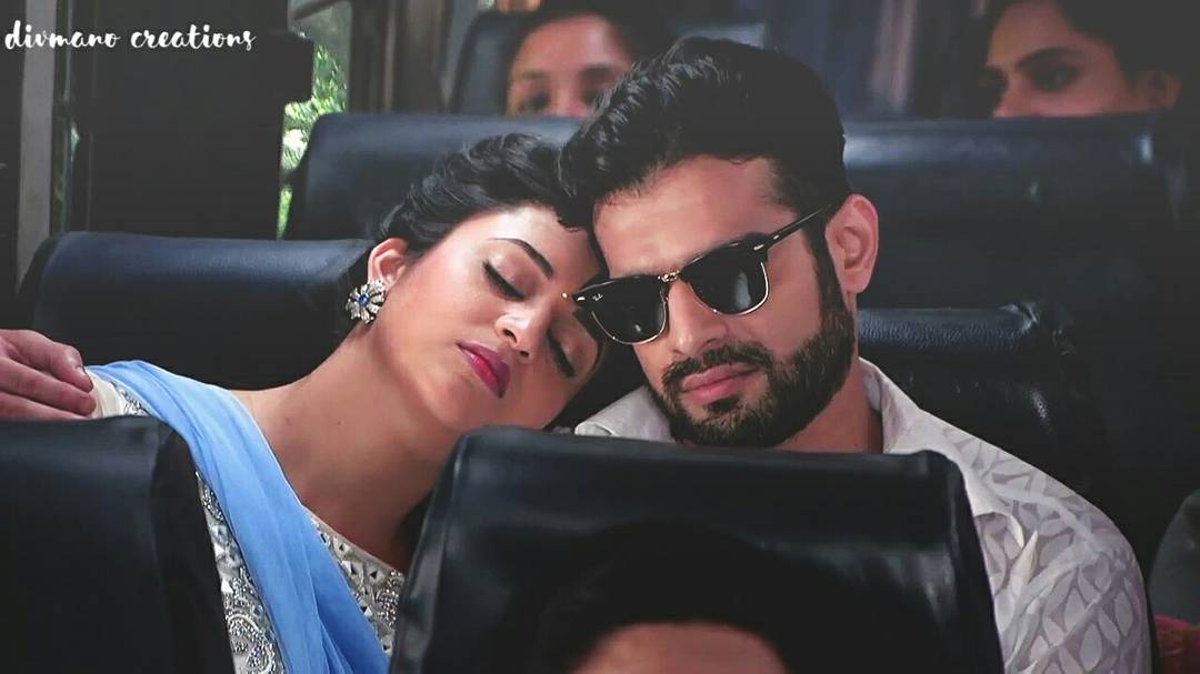 DivtheQueen's tweet photo. #BusRomance
MY BACCHUUUS THEY'RE SO LEGIT CUTE OMG😭😍💙 #IshRa #YHM @Divyanka_T @TheKaranPatel https://t.co/xul4zkZQTZ