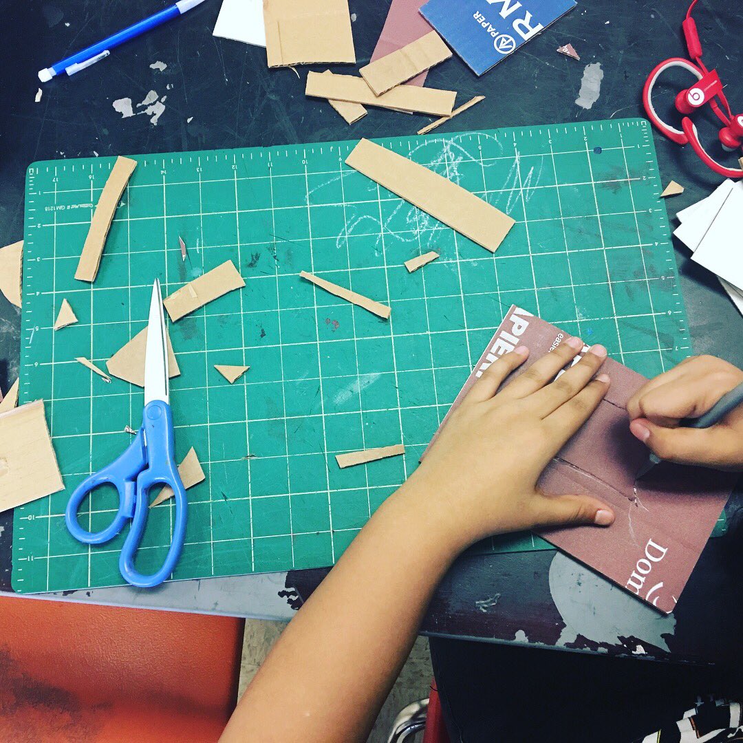 tarabrc's tweet photo. Cardboard greatness underway in 3D today! #PISDCREATESART #apachestrong #amsartists https://t.co/fnTPuDCgEN