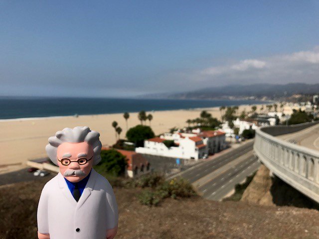 CSL_Labs's tweet photo. #CSLEinstein chilling in SoCal - taking in the sights of Santa Monica https://t.co/chhVSQ3YrR
