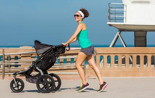 runnersworld's tweet photo. 10 weird things no one tells you about when returning to running post-baby https://t.co/9prNo58TER https://t.co/fwqUi1JlHb