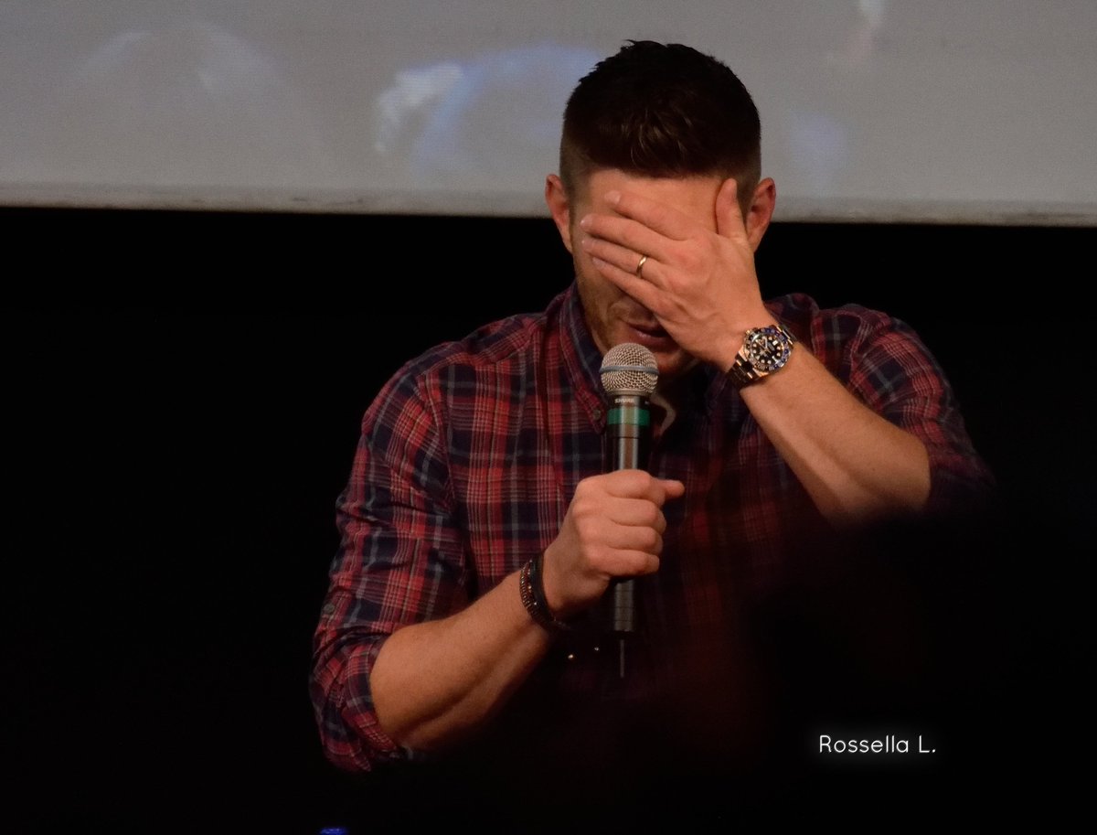 smughusbands's tweet photo. Baby @JensenAckles , #Jibcon8 https://t.co/qXtje0rSWs