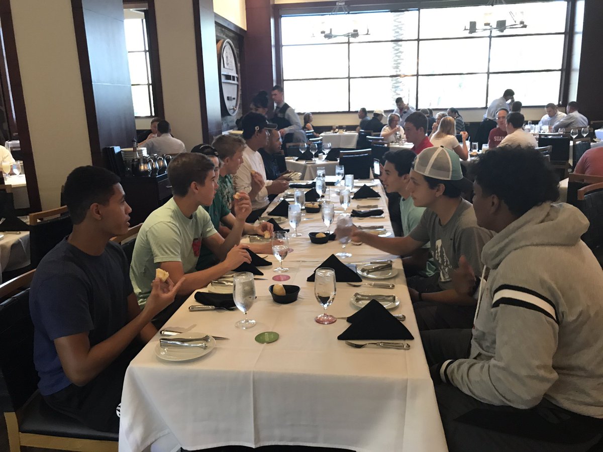 hzfbfamily's tweet photo. Fundraising Champs enjoying some @fogorestaurants #paystowin https://t.co/96Or7Pb9Kx