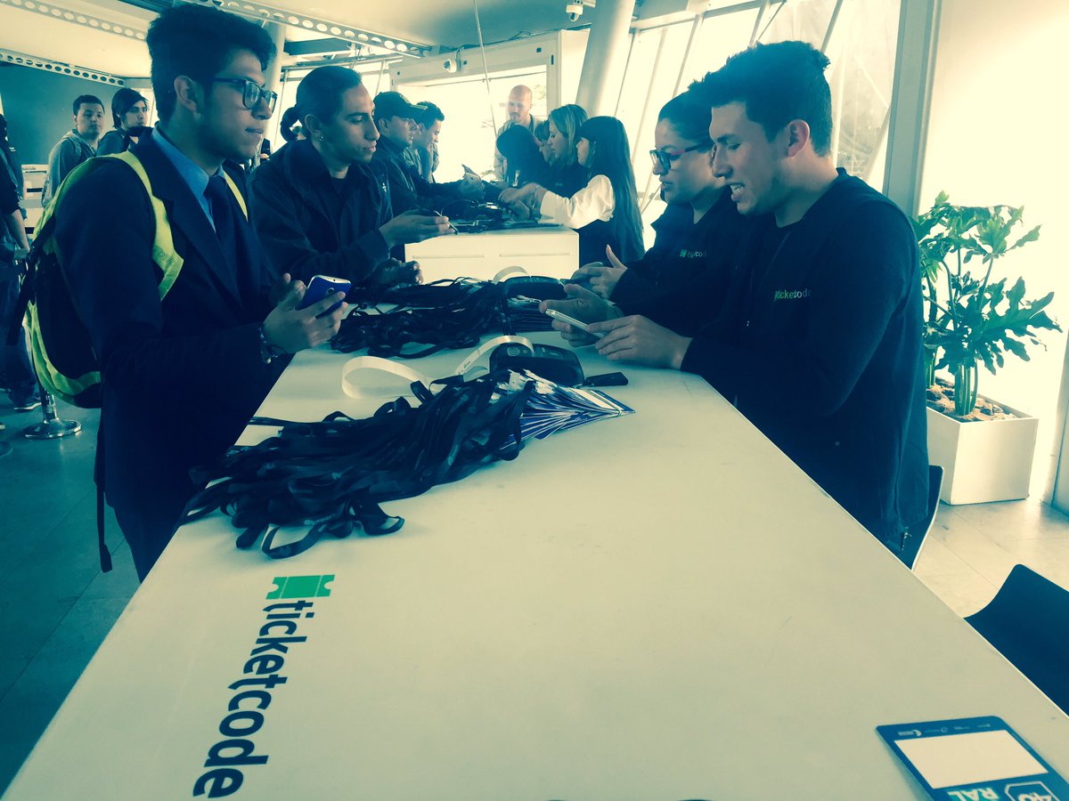 TicketCode's tweet image. Aquí estamos! facilitando el ingreso de los asistentes a @Col4punto0 #Col40 #SoyTeamStartUpCo #Ticketcode #TeHacemosLaVidaFacil
