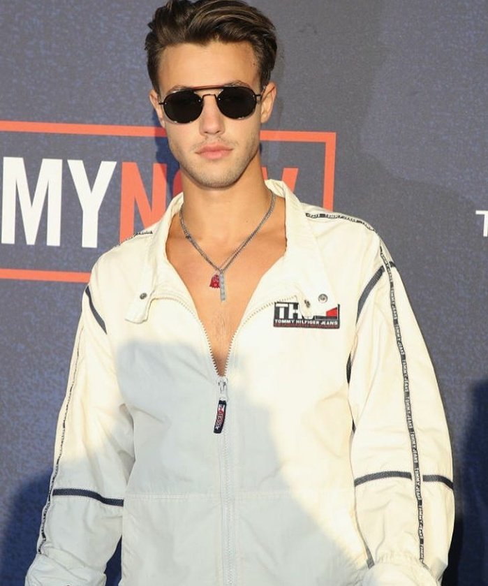 UpdatesDallasSp's tweet image. Cameron via Instagram (camerondallas)