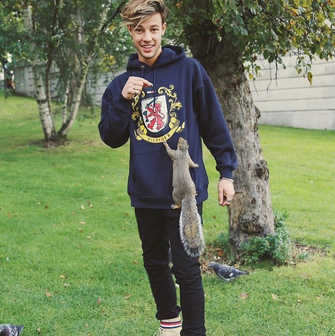 UpdatesDallasSp's tweet image. Cameron via Instagram (camerondallas)