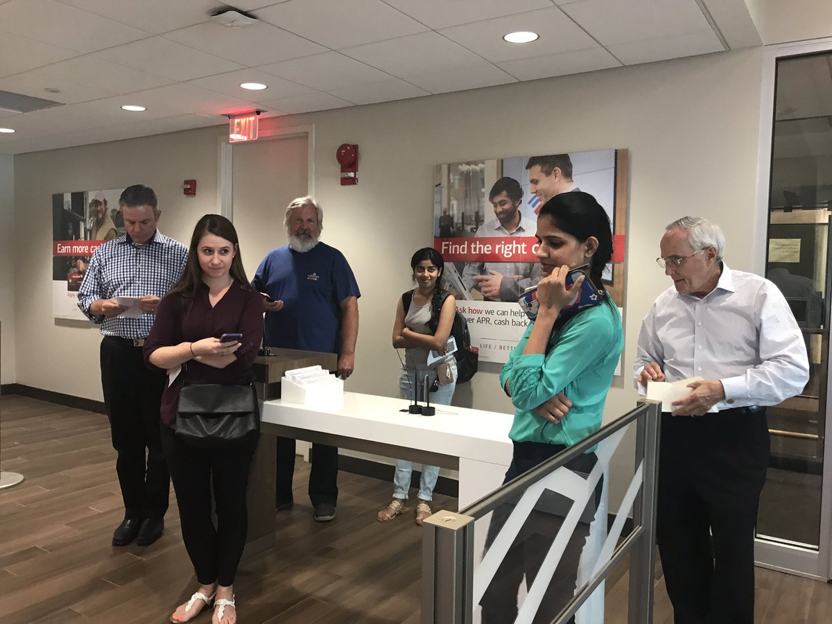 positivevibesbh's tweet photo. Frustrated that there's only 1 teller @BankofAmerica yet MANY staff standing around urging us 2 use ATM.  #frustrated #notconsumerfriendly https://t.co/0A4CJnn21m