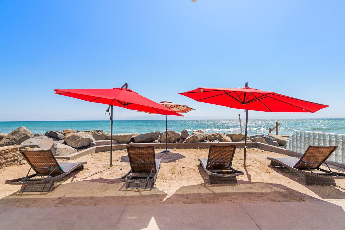 Beachfrontonly's tweet photo. 🌊Single #Family #Beachfront Home, Private #Beach P5371-0 with #Panormic Doors⛱ 8BR/11BA in #Oceanside #California
https://t.co/meenk3LrGs https://t.co/deMuNvOreO