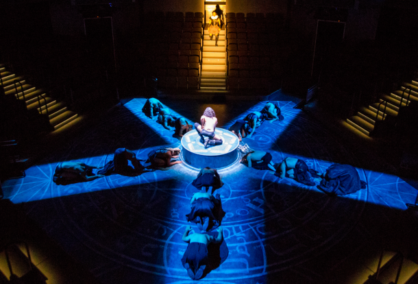 DenverCenter's tweet photo. Video, photos: Your first look at DCPA's #Macbeth. https://t.co/3bwjjO4P3o #DCPAToday #DCPAMacbeth https://t.co/fbsbLDJhJd