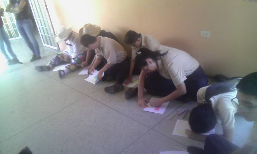 Regreso con Amor, Alegría y Paz <a href="/JauaMiranda/">Elías Jaua</a> <a href="/charlychaves/">Charly Rojas Chaves</a> <a href="/ceducativo26/">Circuito Educativo26</a> @leomusico1 <a href="/Doris_Devia/">doris devia</a>